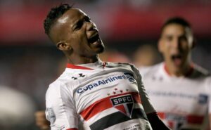 thiago mendes viaja ao catar para conseguir liberação e reforçar o são paulo, diz empresário