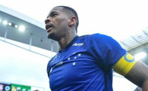 cruzeiro inicia conversas para negociar com o zagueiro pedrão; diz jornalista