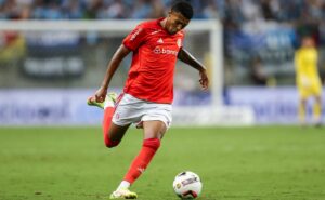 sem espaço, matheus dias é oferecido a clube europeu e pode sair do internacional