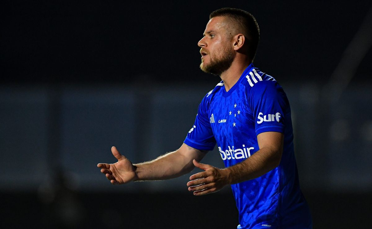 torcida do cruzeiro critica ramiro após empate: "uma vergonha"