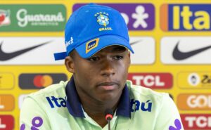 endrick na reserva: saiba quanto tempo algumas promessas esperaram para ser titulares na seleção brasileira