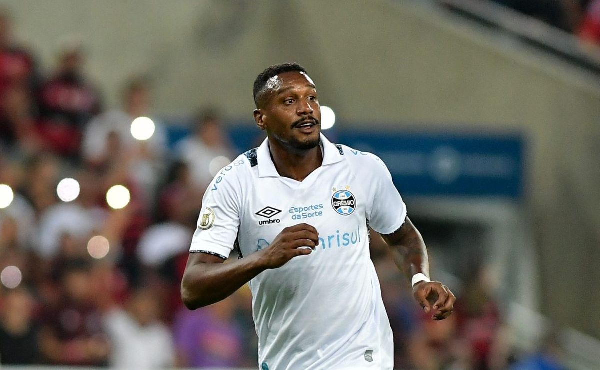 grêmio é derrotado pelo flamengo e possível titularidade de edenílson repercute: “gols inúteis”