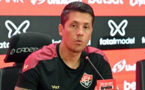 thiago carpini, treinador do vitória, analisa jogo contra fluminense: “entendi que era possível vencer”