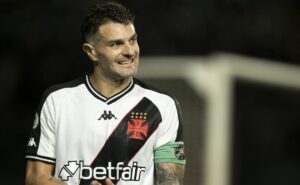 vegetti exalta o bom momento do vasco, mas diz que equipe precisa de ajustes