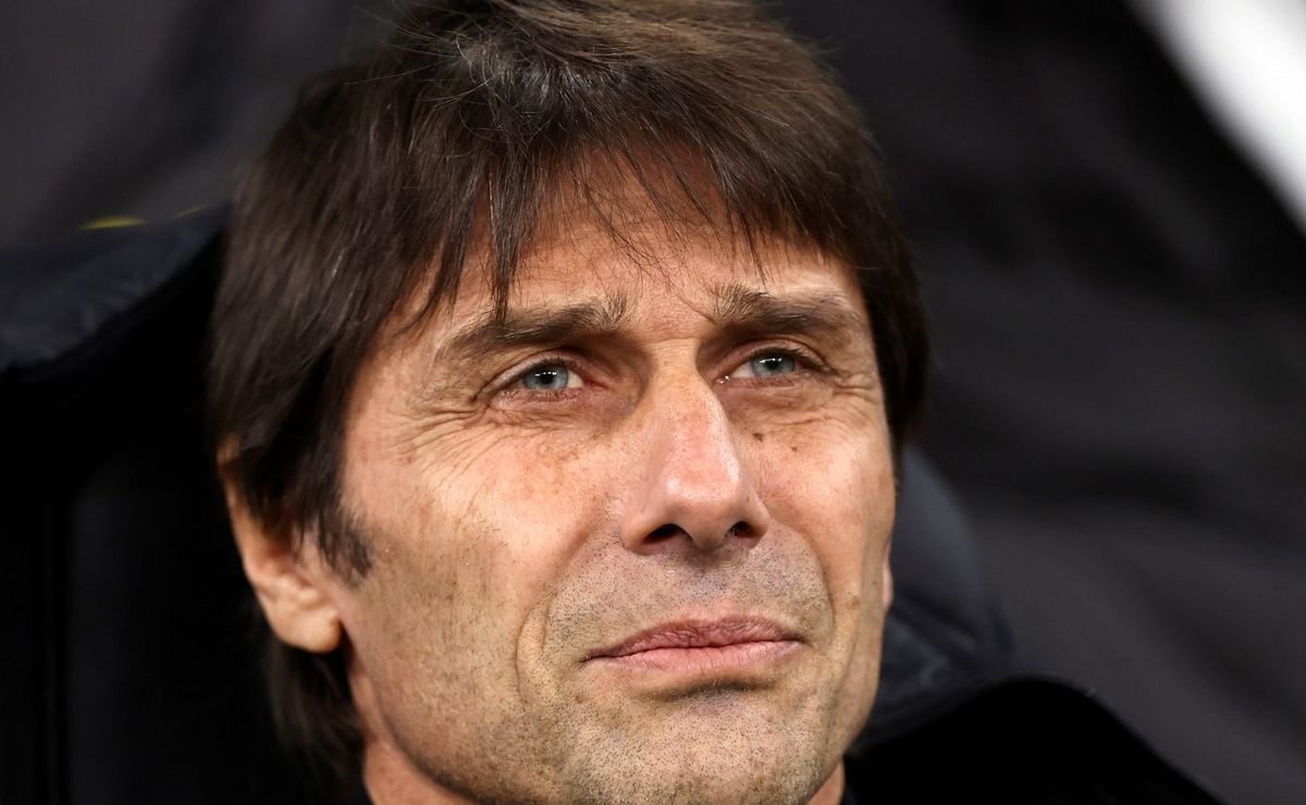 napoli ita, de antonio conte, quer fechar com lateral danilo, alvo do flamengo