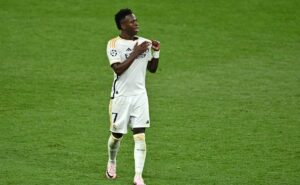 vini jr marca e entra no top 10 de maiores goleadores brasileiros da champions league