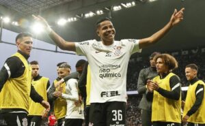 r$ 167 milhões: corinthians recebe contato do crystal palace de john textor para vender wesley 