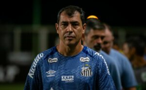 fábio carille tem dúvidas para time do santos que joga contra o botafogo sp