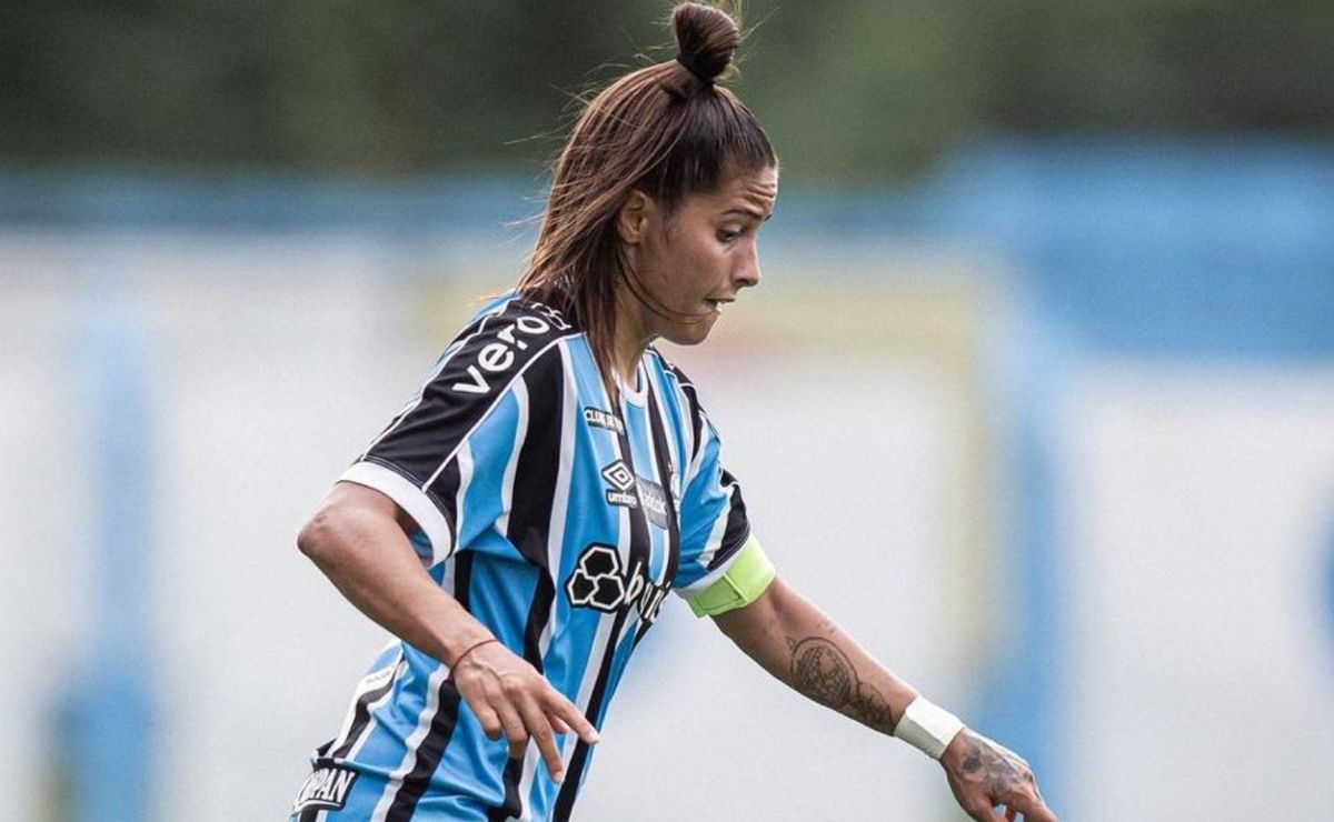 caty fala sobre recomeço e destaca força do grêmio em retoma do brasileirão feminino