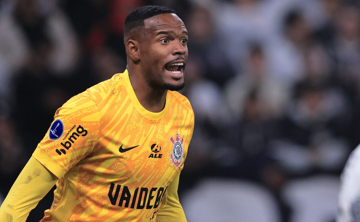 nottingham forest paga multa ao corinthians e presença de carlos miguel no majestoso é definida