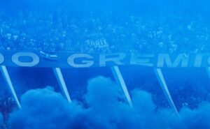 a paciência acabou: torcedores do grêmio protestam contra futebol da equipe