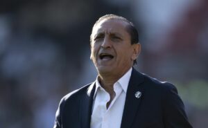 corinthians pode demitir antónio oliveira e impedir volta de ramón díaz ao vasco