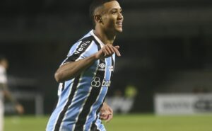 r$ 429 milhões: venda de gustavo nunes no grêmio ao bayer leverkusen é estudada 