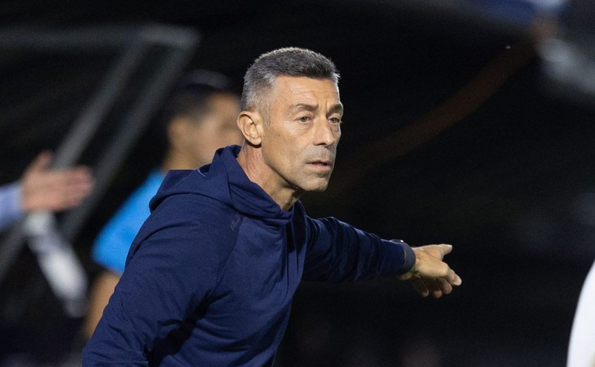 pedro caixinha elogia atlético mg e se revolta com expulsão de sasha: “fomos penalizados”