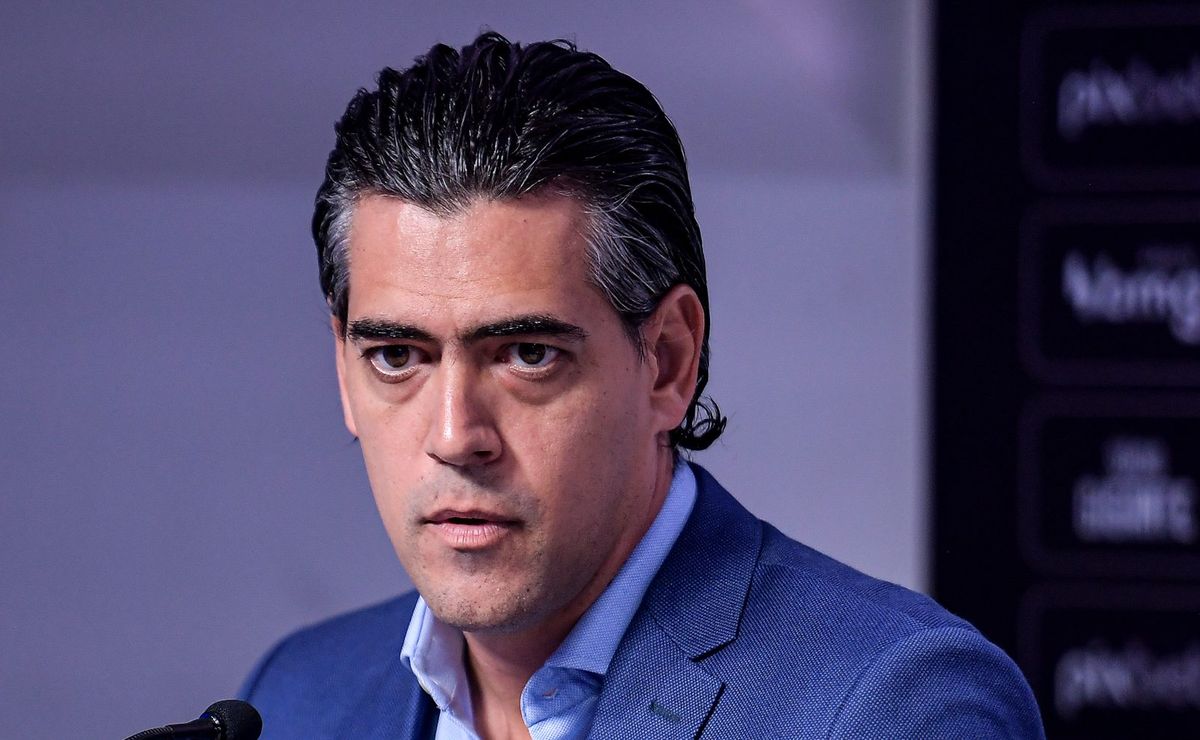 próximo do santos, paulo bracks é autorizado para negociar morelos; staff vetou saída para méxico