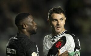 botafogo abre o placar no fim, mas vegetti garante o empate no clássico carioca