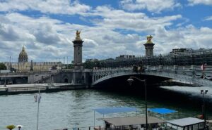 jogos olímpicos: limpeza do rio sena enfrenta desafios a poucos dias do início das competições de natação