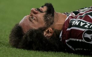 fluminense terá ausência de marcelo no clássico e torcida do flamengo provoca