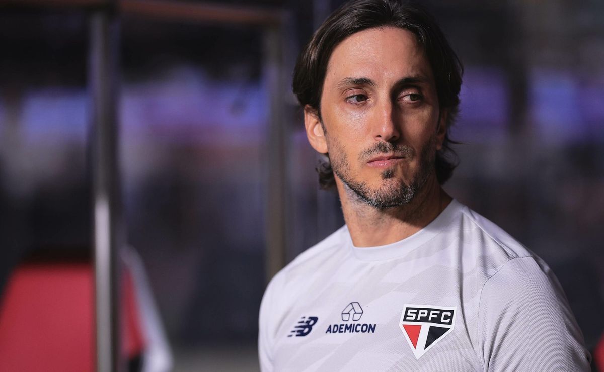 zubeldía convoca jovem zagueiro para o próximo jogo do são paulo