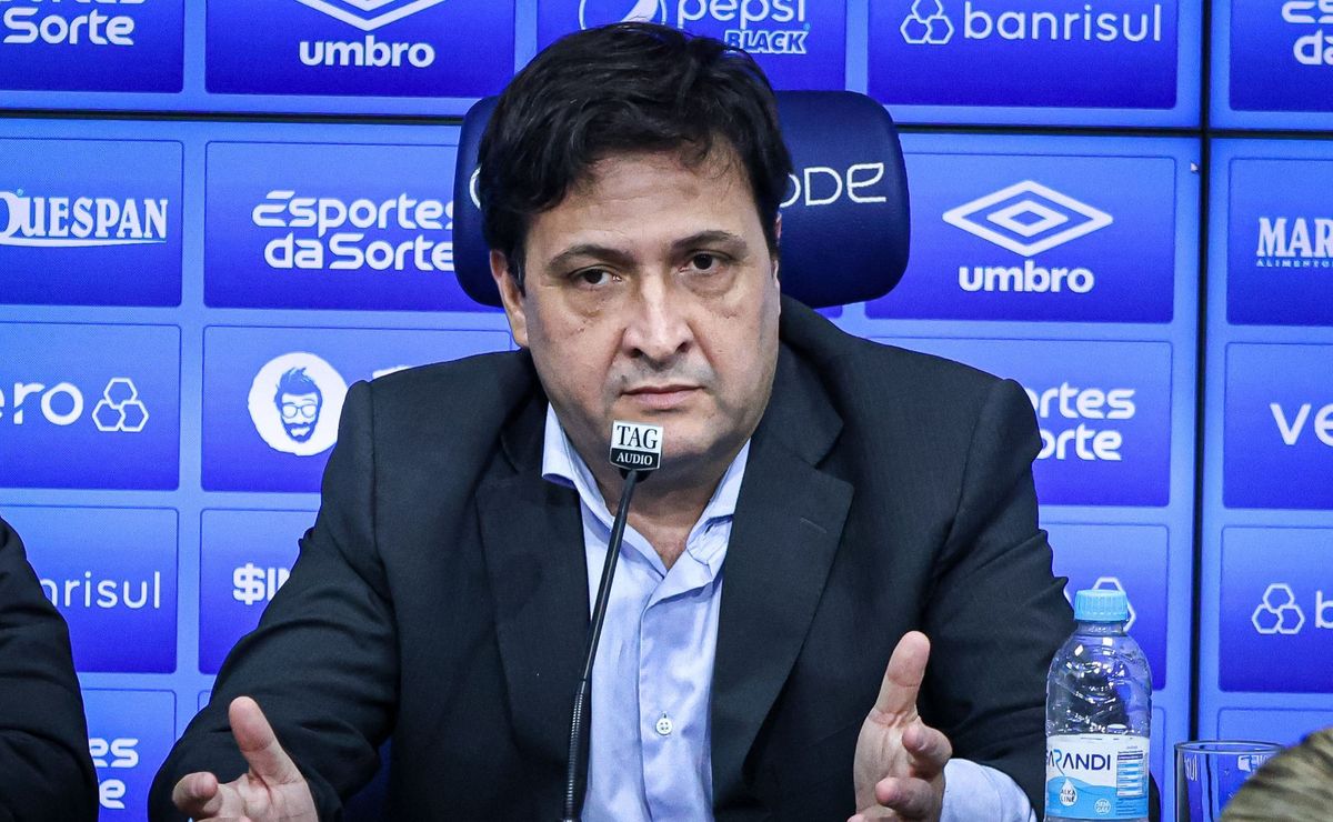 alberto guerra faz reunião com departamento de futebol e toma decisão importante nos bastidores do grêmio