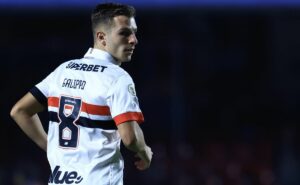 torcedores do são paulo se irritam com atuação de galoppo