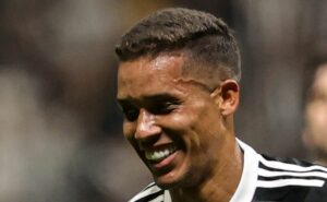 atlético mg decide manter pedrinho e negocia renovação com o shakhtar donetsk