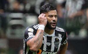 torcedores ficam divididos com expulsão de hulk contra o palmeiras; veja os comentários