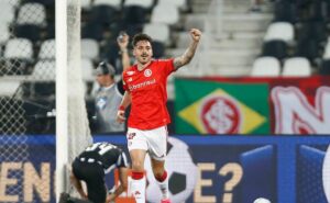 mauricio é titular no palmeiras? como o jogador se encaixaria no time de abel ferreira