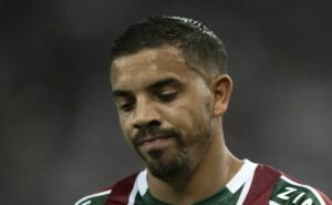 david terans é procurado por times do méxico e o fluminense aceita vender