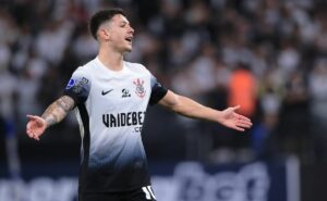 garro e gustavo henrique estão suspensos e não enfrentam o são paulo em clássico  