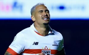 são paulo joga mal e cuiabá vence dentro do morumbis; confira as notas