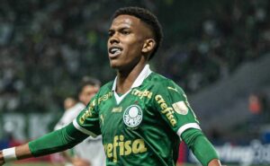 após retorno da seleção, estêvão projeta duelo do palmeiras contra o vasco
