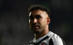 payet está fora contra bahia; entenda a lesão do camisa 10 do vasco