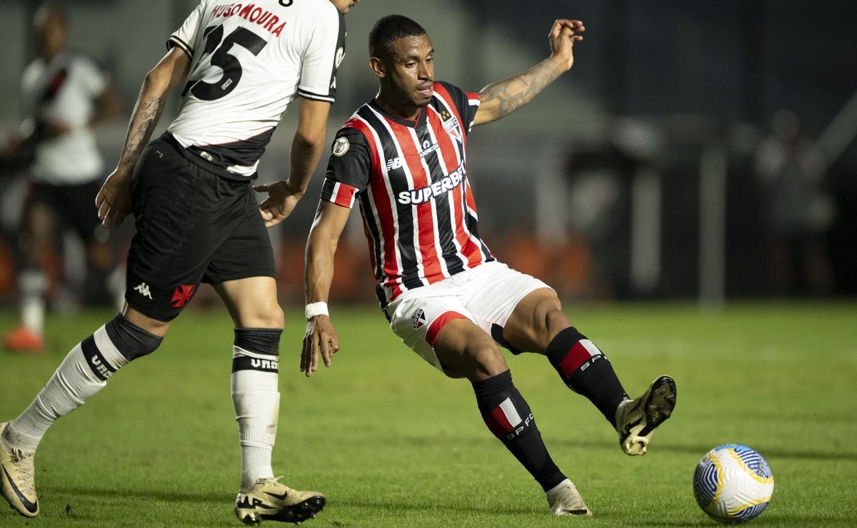 andré silva recebe elogios da torcida mesmo com derrota do são paulo