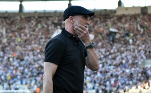 Álvaro pacheco admite responsabilidade pela derrota do vasco: "tenho que pedir desculpas"