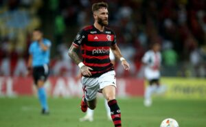 léo pereira destaca força mental do grupo do flamengo