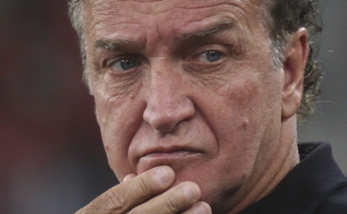 contratação de cuca é o sonho do fluminense, mas treinador não vai trabalhar no brasil