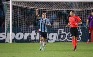 cristaldo fala sobre o adversário do grêmio nas oitavas da libertadores: "time muito bom"