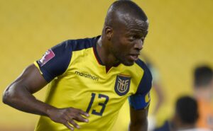 enner valencia é expulso em estreia do equador na copa américa; veja vídeo