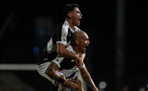 Álvaro pacheco é criticado por manter galdames no vasco e torcida reclama: "faz mal para a saúde"