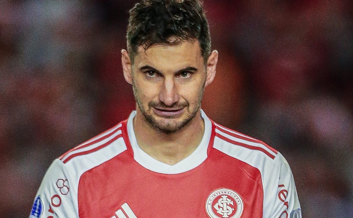 lucas alario é alvo de disputa de equipes do exterior e se posiciona sobre deixar o inter