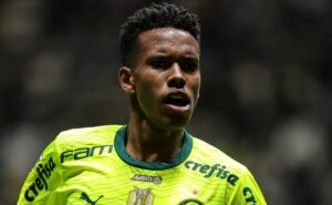 vendido pelo palmeiras, chelsea define data de apresentação de estêvão