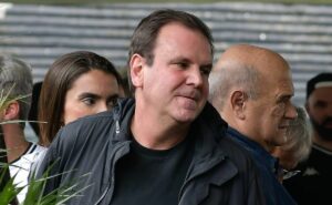 r$ 4 bilhões: eduardo paes provoca a caixa sobre estádio do flamengo e brinca com rivalidade vascaína