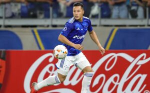 cruzeiro perde para o bahia e torcida culpa marlon após expulsão: "mesma coisa da última vez"