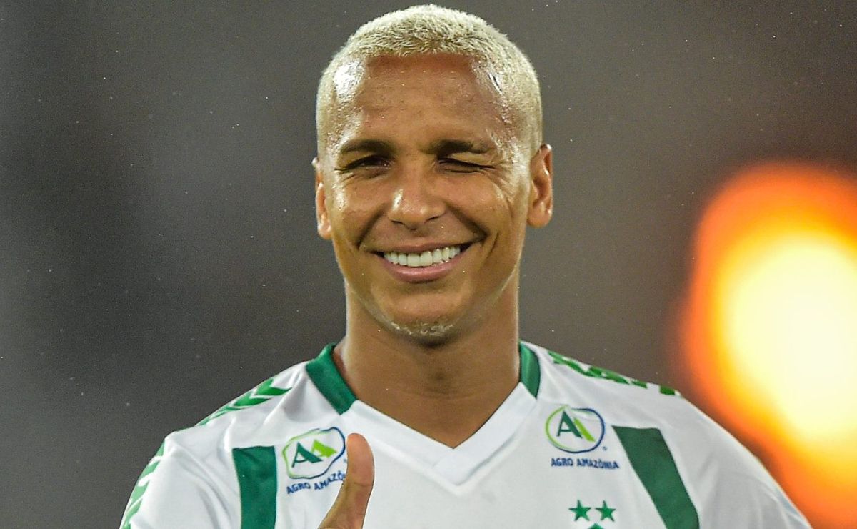 contratação de deyverson pelo grêmio fica perto de acontecer; outro centroavante também vai chegar