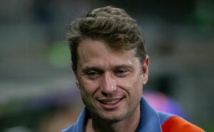 novo titular: segundo venâncio, neris deverá entrar na vaga de zé ivaldo, suspenso