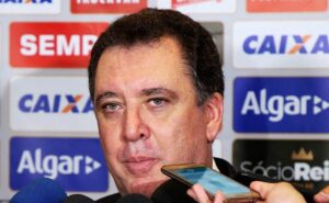 santos de marcelo teixeira toma decisão e descarta contratar titular do vasco