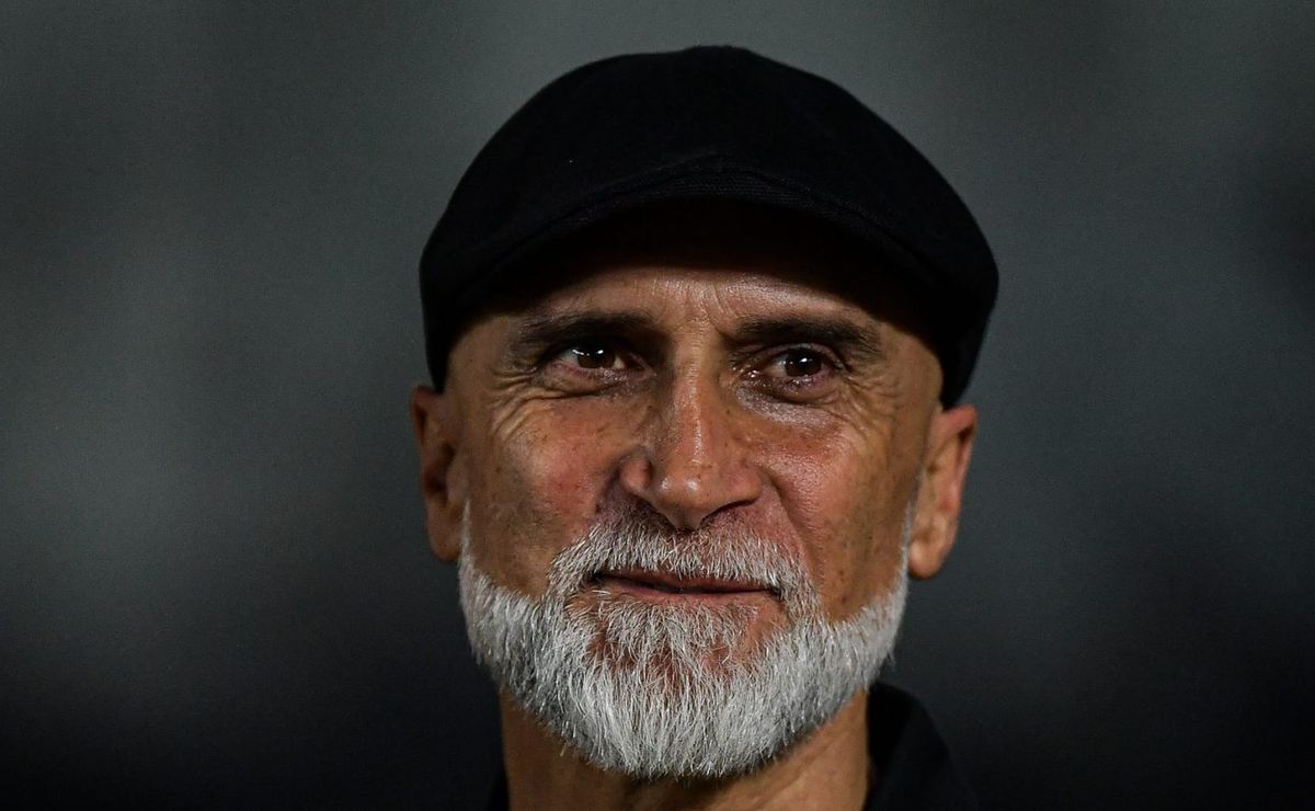 em sua primeira partida pelo vasco, Álvaro pacheco tem missão de superar supremacia do flamengo