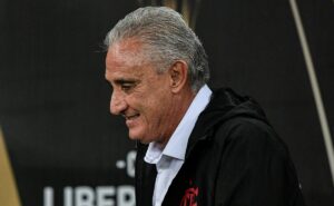 renato gaúcho se preocupa e tite terá flamengo completo contra o grêmio