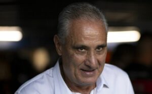 tite tem reforço no flamengo contra o fluminense e carlinhos está relacionado